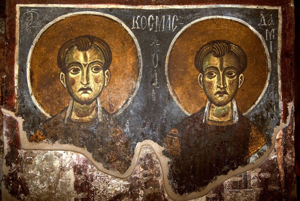 Святые Бессребреники Косма и Дамиан. Византийская фреска в церкви Святого Стефана в Кастории, Греция
