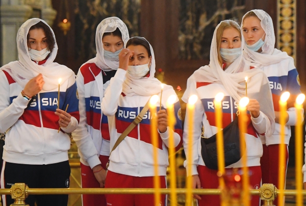 Члены олимпийской сборной России на молебне в храме Христа Спасителя в Москве