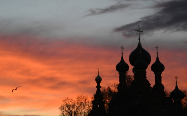 Зачем в Русской Церкви открывают по три храма в день? 