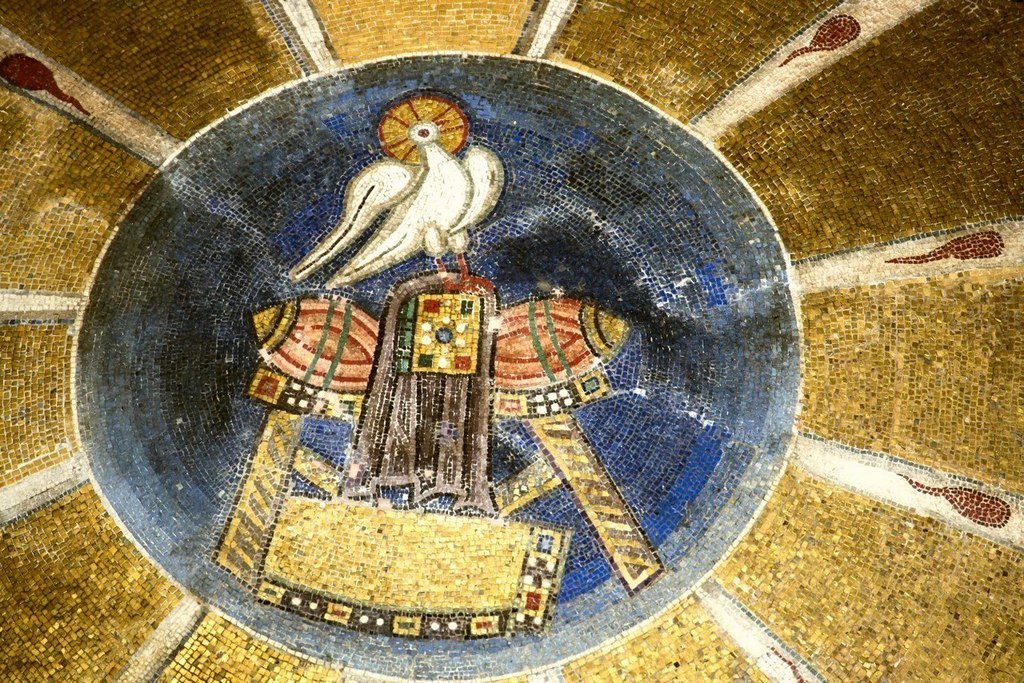 Святой Дух. Фрагмент мозаики «Сошествие Святого Духа на апостолов». Монастырь Осиос Лукас, Греция