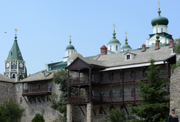 Русский Свято-Пантелеимонов монастырь на территории автономного монашеского государства Святой Горы Афон