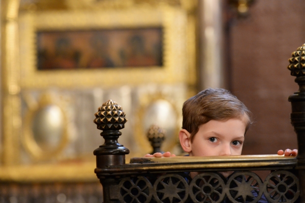 Как помочь ребенку выстоять длительное богослужение? 