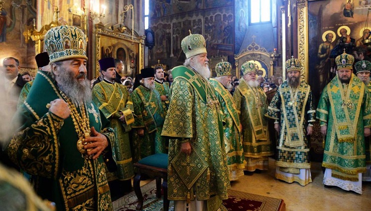 Божественная литургия в Успенском соборе Свято-Троицкой Сергиевой лавры. 8 октября 2018 года