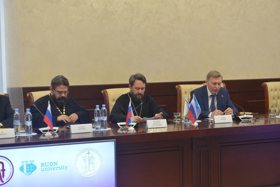 Митрополит Волоколамский Иларион призвал опираться на зарубежный опыт преподавания теологии 